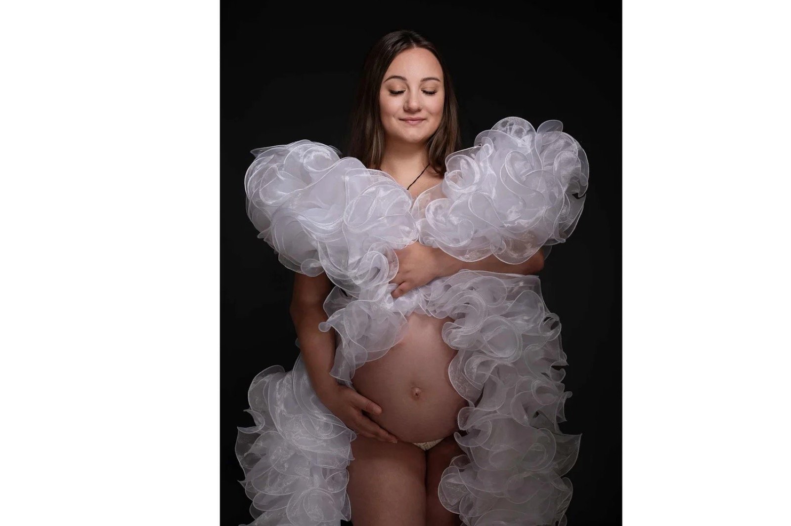 Elegant maternity portrait